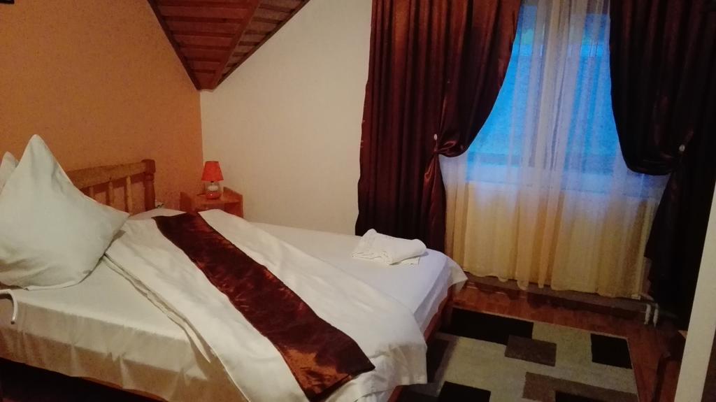 Pensiunea Alpin Predeal Esterno foto